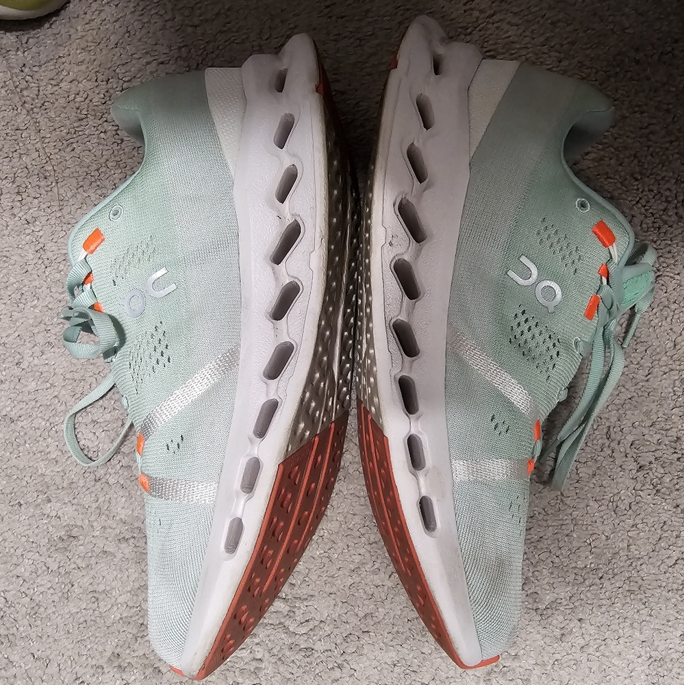 Cloud surfer size 10